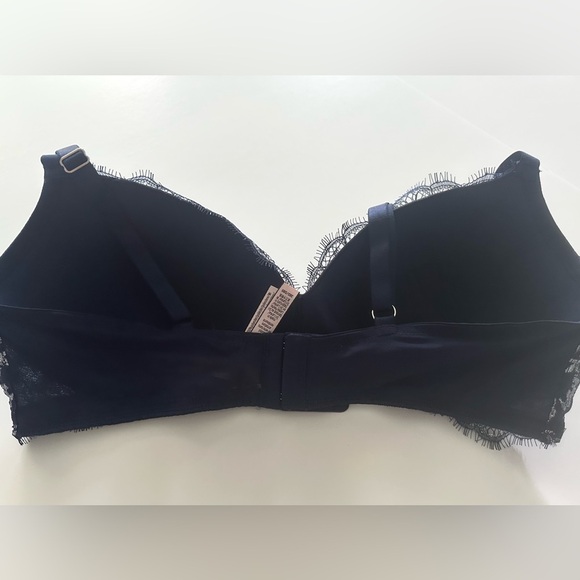 NWOT Victoria's Secret Midnight Floral Lace Bra Size 38D - Picture 4 of 7